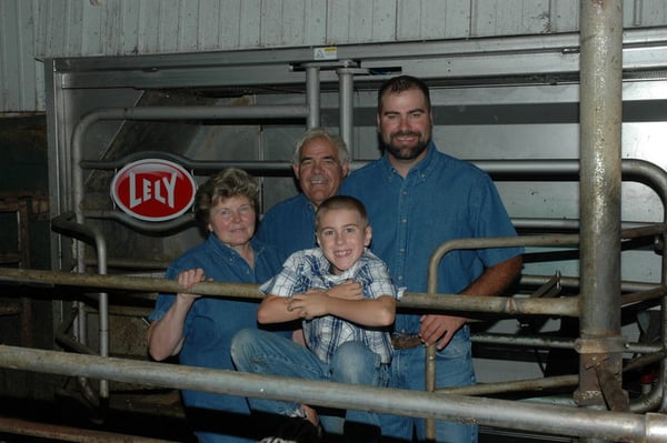 The Knigge family in front of the Lely Astronaut