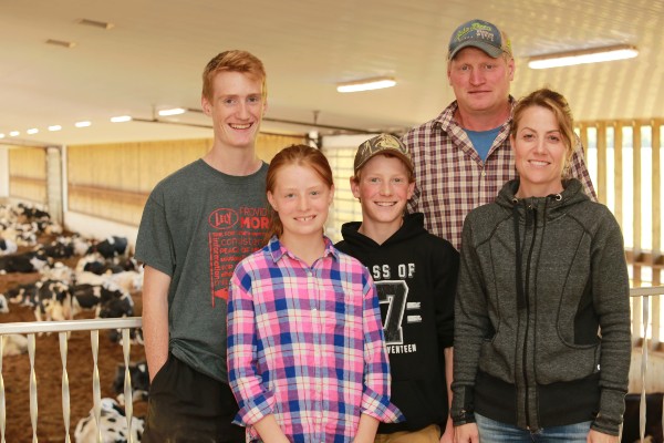 Holmdale Farms is a member of the Red Cow Community, reserved for large herd dairies with 8 or more Lely robots in the barn