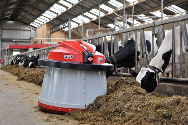 Lely Juno automatic feed pusher