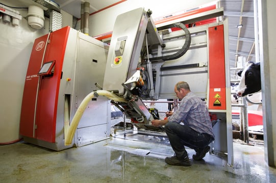 Daily milking robot maintenance will help you get the most out of your Lely Astronaut A4