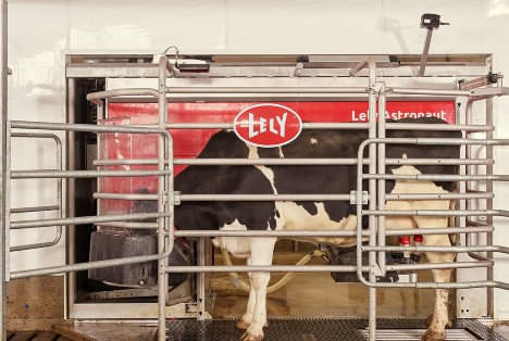 Lely lecture on robotic milking